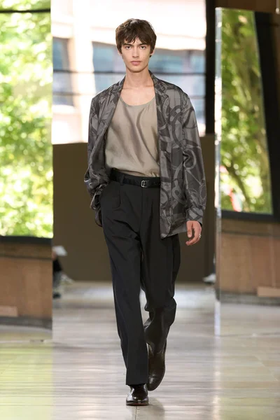 Look 44
